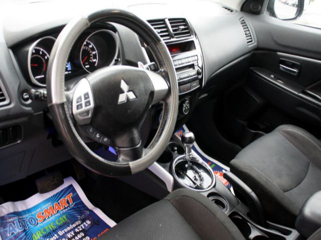 Photo 3 VIN: JA4AP3AU1BZ002187 - MITSUBISHI OUTLANDER SPORT 