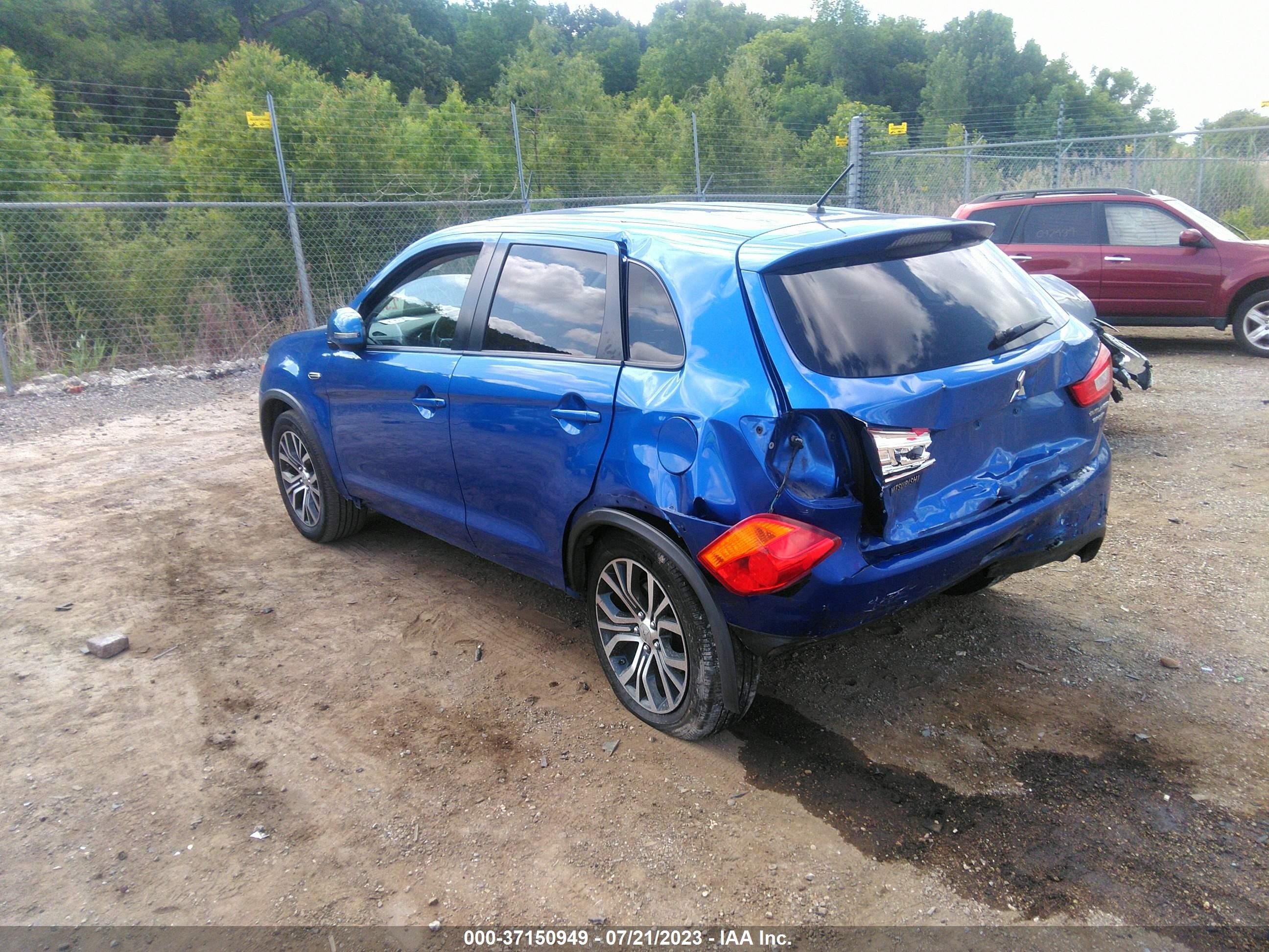 Photo 2 VIN: JA4AP3AU1GZ044687 - MITSUBISHI OUTLANDER 