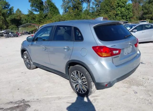 Photo 2 VIN: JA4AP3AU1HZ005907 - MITSUBISHI OUTLANDER 