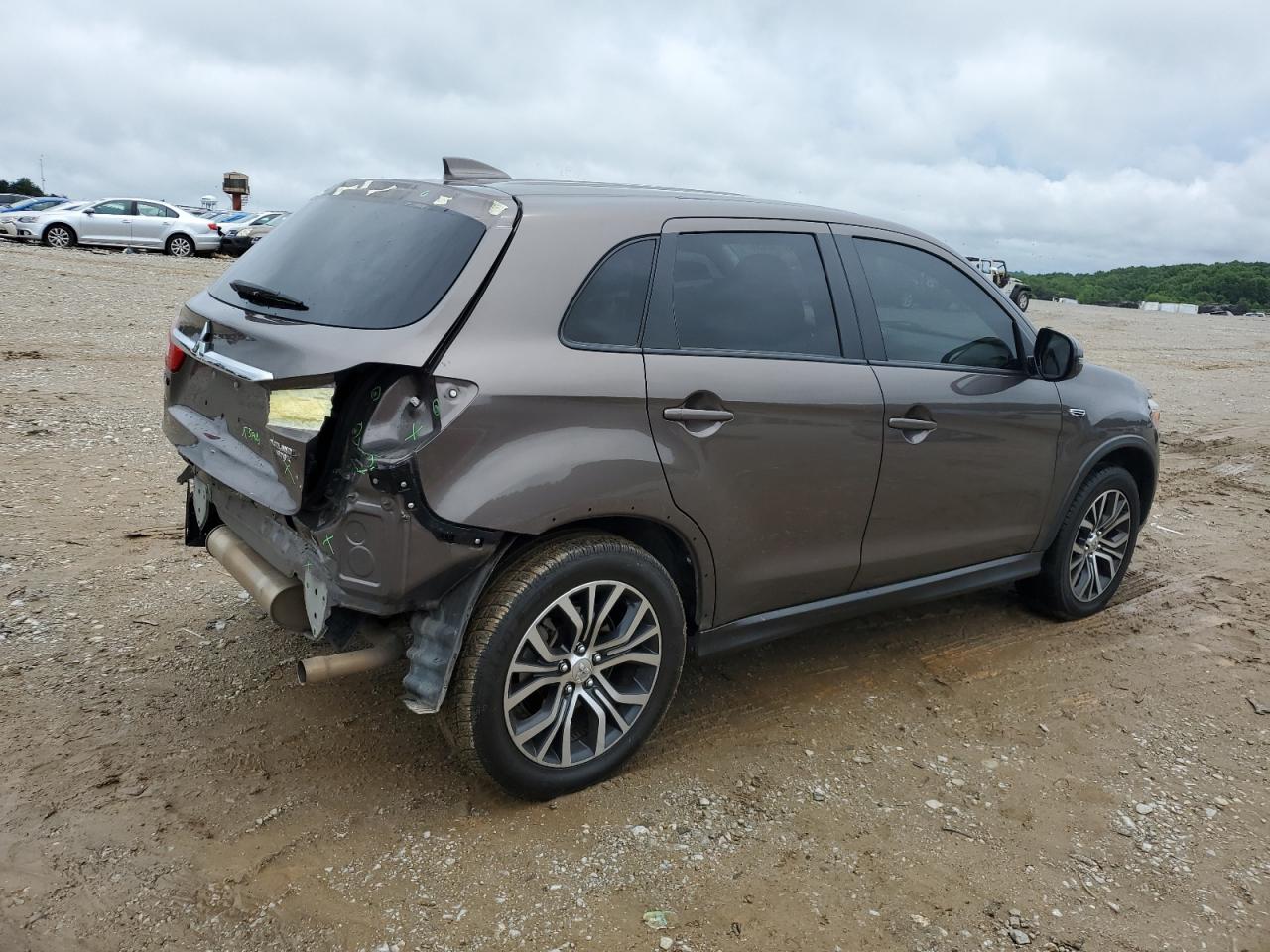 Photo 2 VIN: JA4AP3AU1KU004373 - MITSUBISHI OUTLANDER 