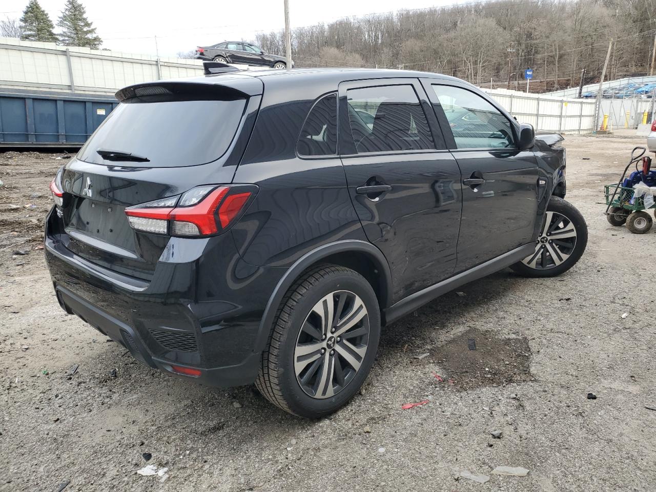 Photo 2 VIN: JA4AP3AU1LU031154 - MITSUBISHI OUTLANDER 