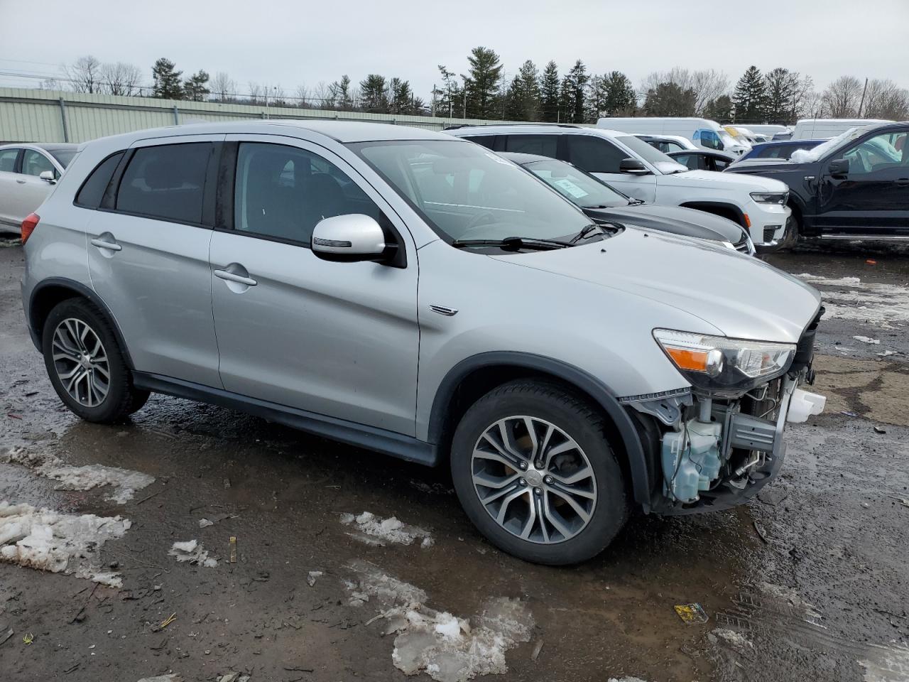 Photo 3 VIN: JA4AP3AU2JU023481 - MITSUBISHI OUTLANDER 