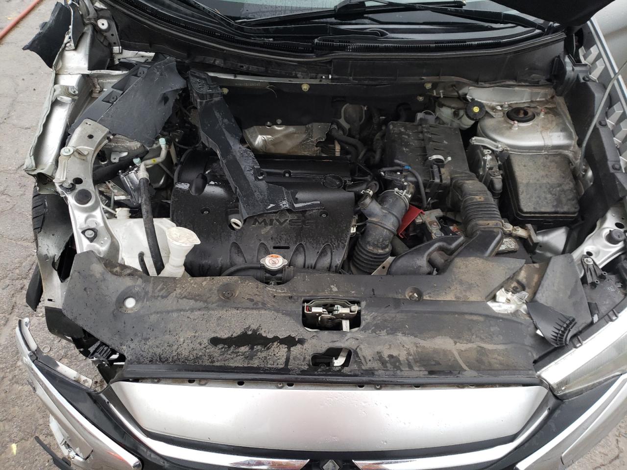 Photo 11 VIN: JA4AP3AU2JZ025797 - MITSUBISHI OUTLANDER 