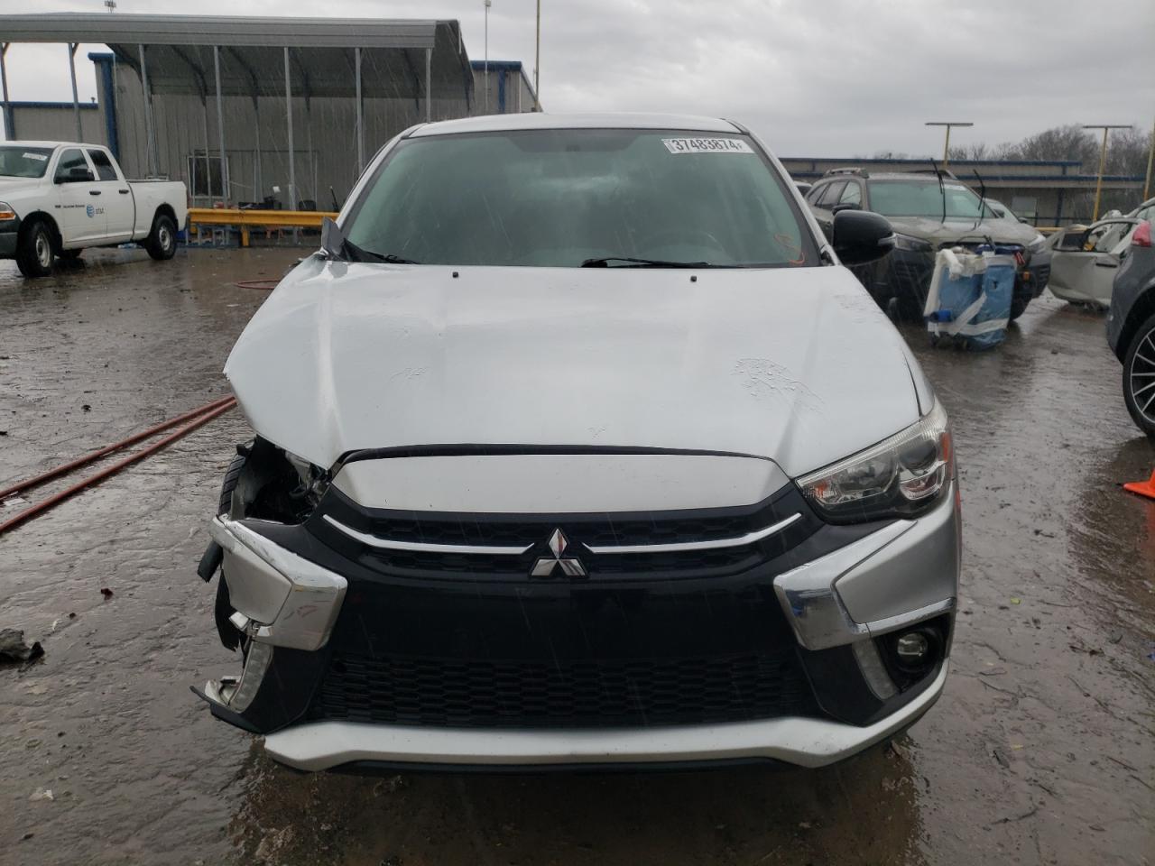 Photo 4 VIN: JA4AP3AU2JZ025797 - MITSUBISHI OUTLANDER 