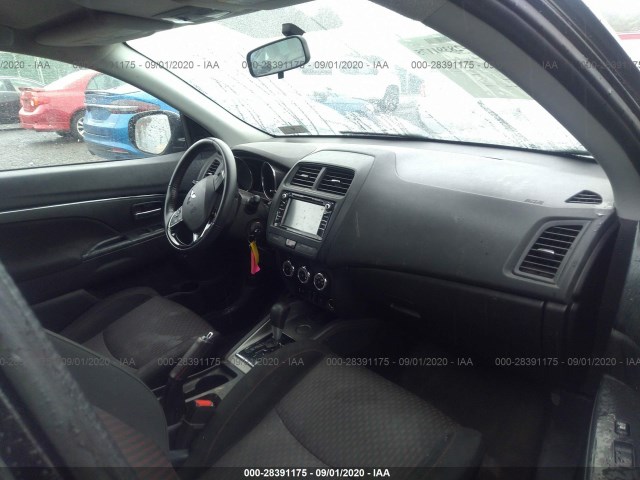 Photo 4 VIN: JA4AP3AU2JZ028859 - MITSUBISHI OUTLANDER SPORT 