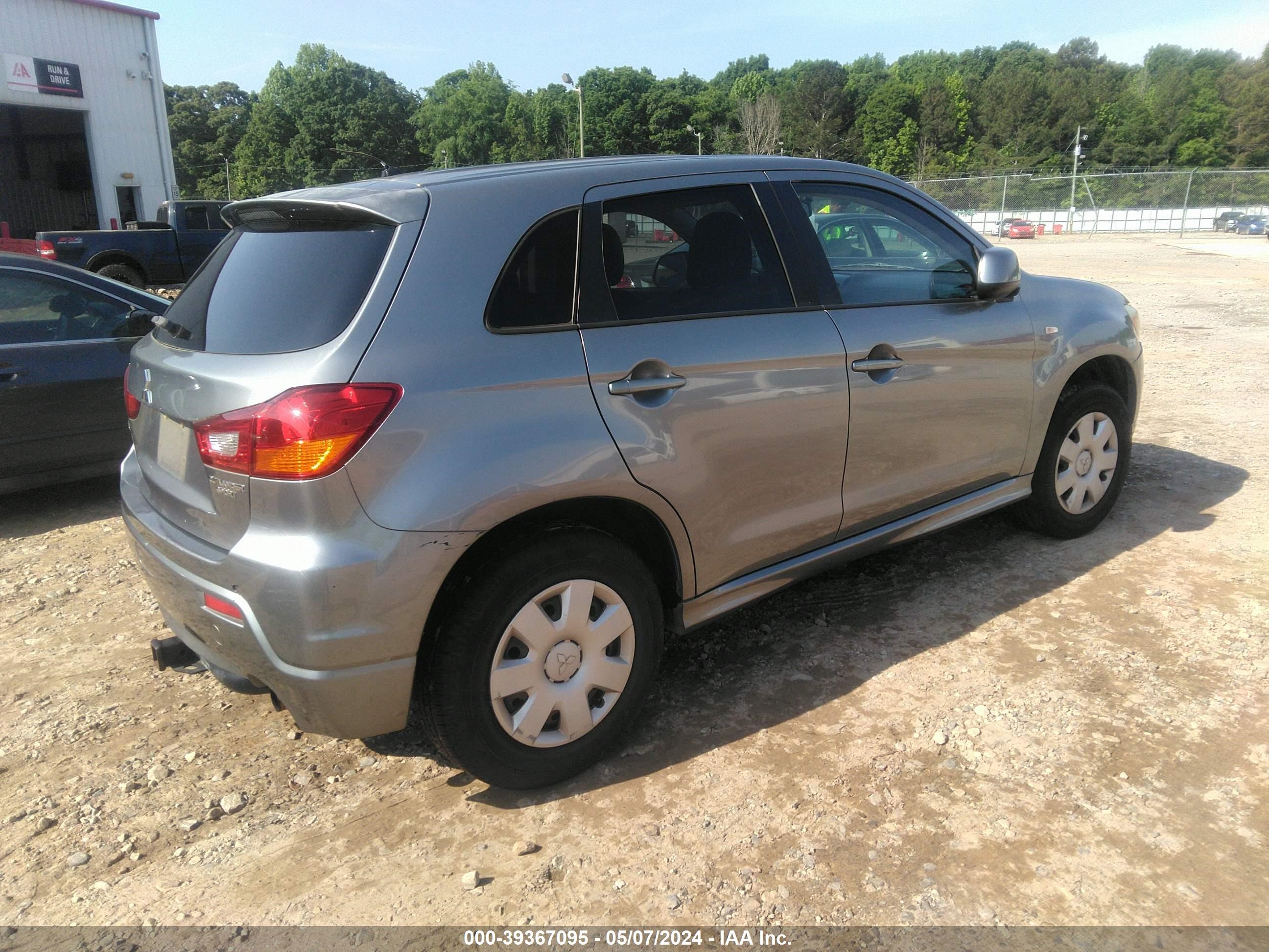 Photo 3 VIN: JA4AP3AU3BZ016480 - MITSUBISHI OUTLANDER 