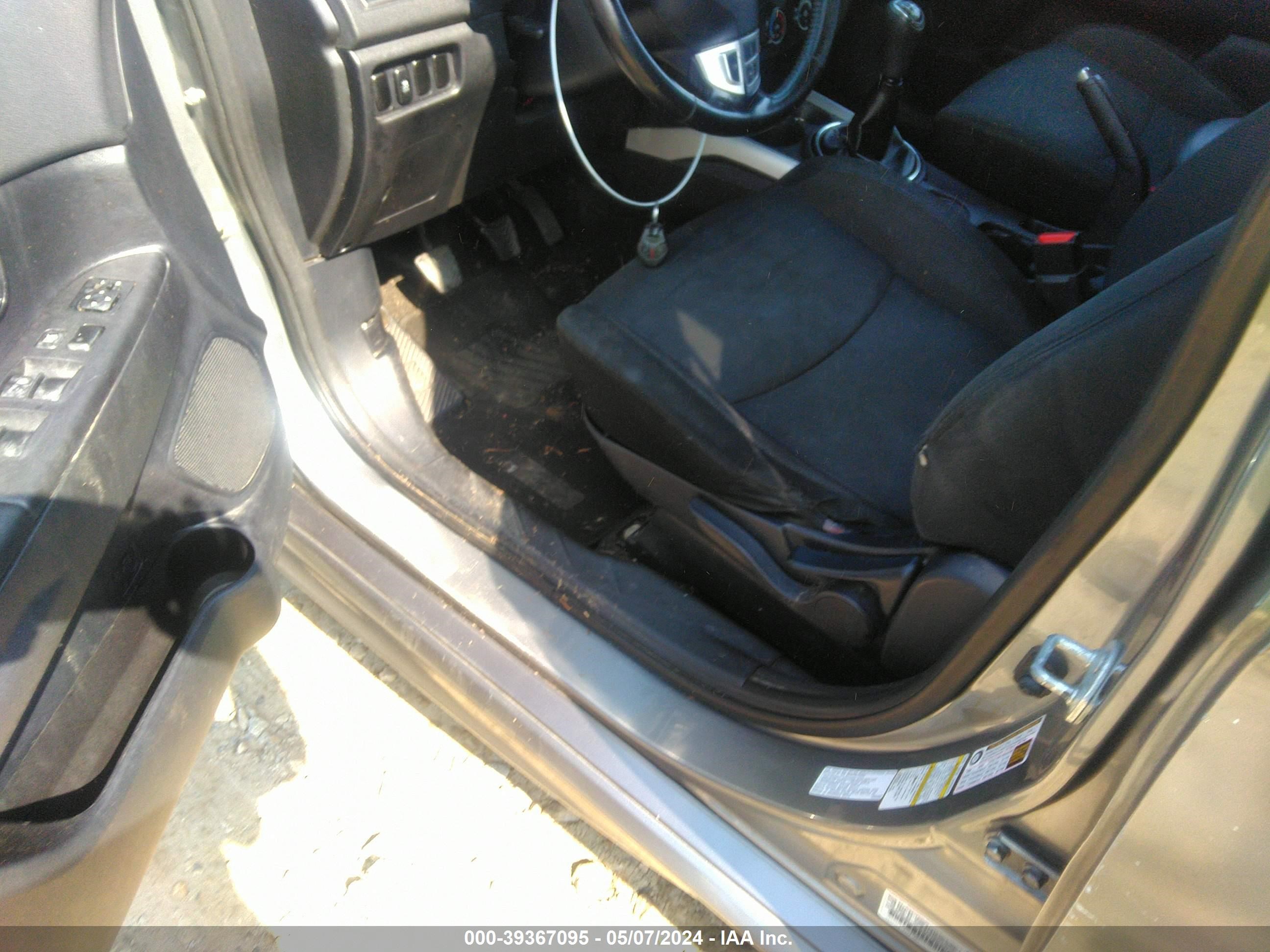 Photo 6 VIN: JA4AP3AU3BZ016480 - MITSUBISHI OUTLANDER 