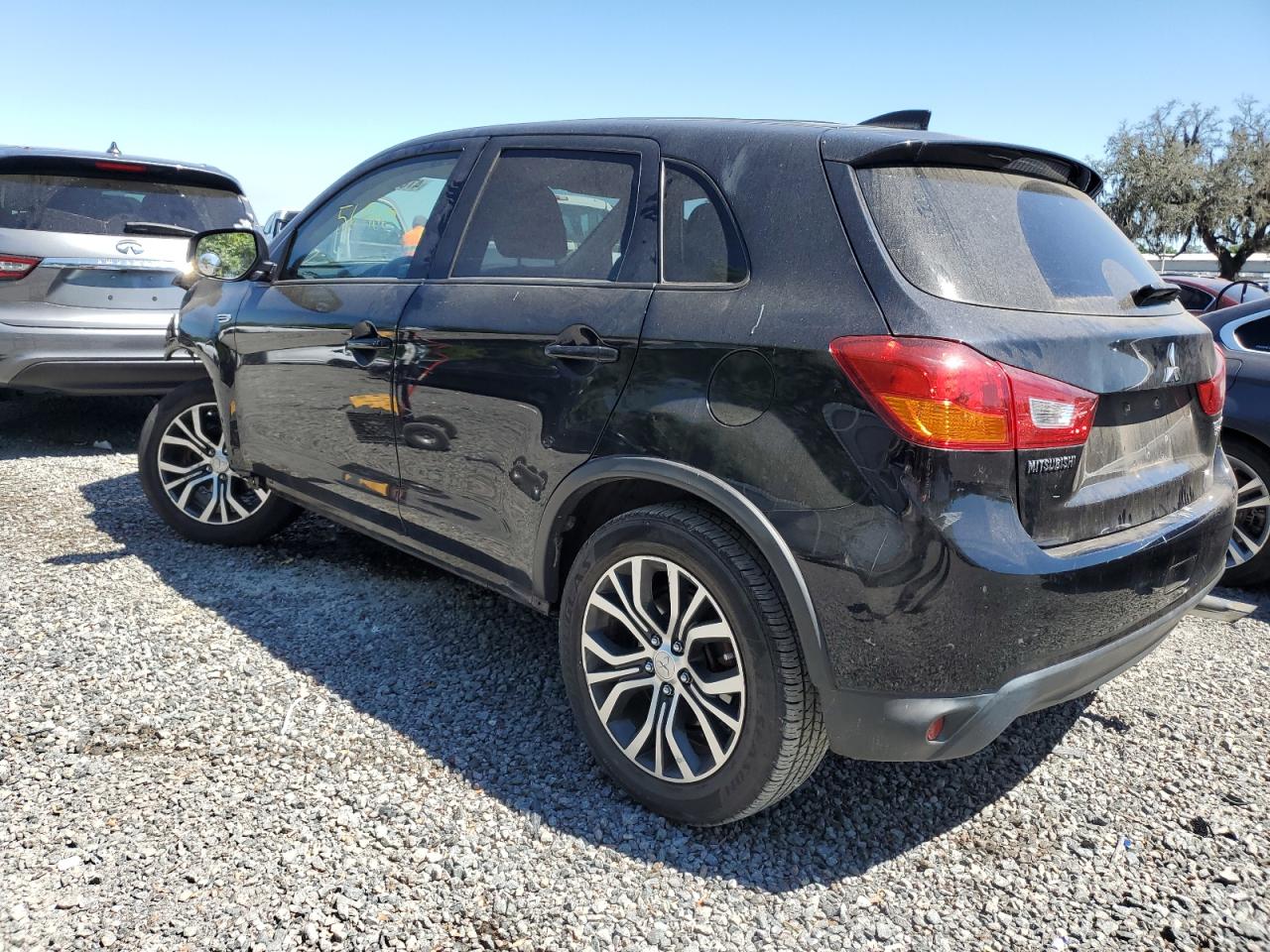 Photo 1 VIN: JA4AP3AU3HZ001101 - MITSUBISHI OUTLANDER 