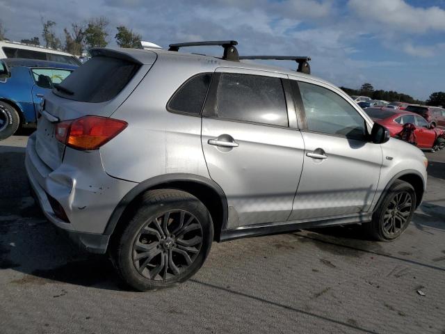 Photo 2 VIN: JA4AP3AU3JU009931 - MITSUBISHI OUTLANDER 