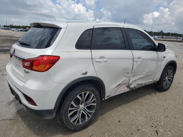 Photo 2 VIN: JA4AP3AU3JU014031 - MITSUBISHI OUTLANDER 