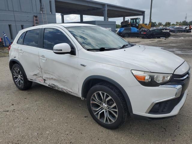 Photo 3 VIN: JA4AP3AU3JU014031 - MITSUBISHI OUTLANDER 