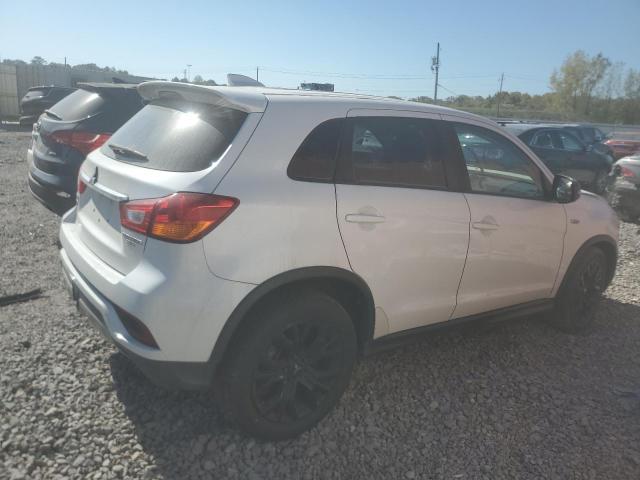 Photo 2 VIN: JA4AP3AU3JZ027266 - MITSUBISHI OUTLANDER 