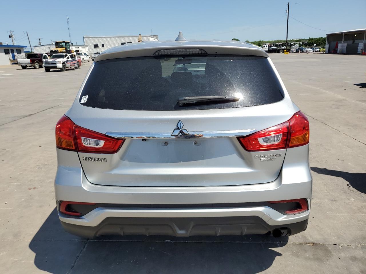 Photo 5 VIN: JA4AP3AU4JU023644 - MITSUBISHI OUTLANDER 