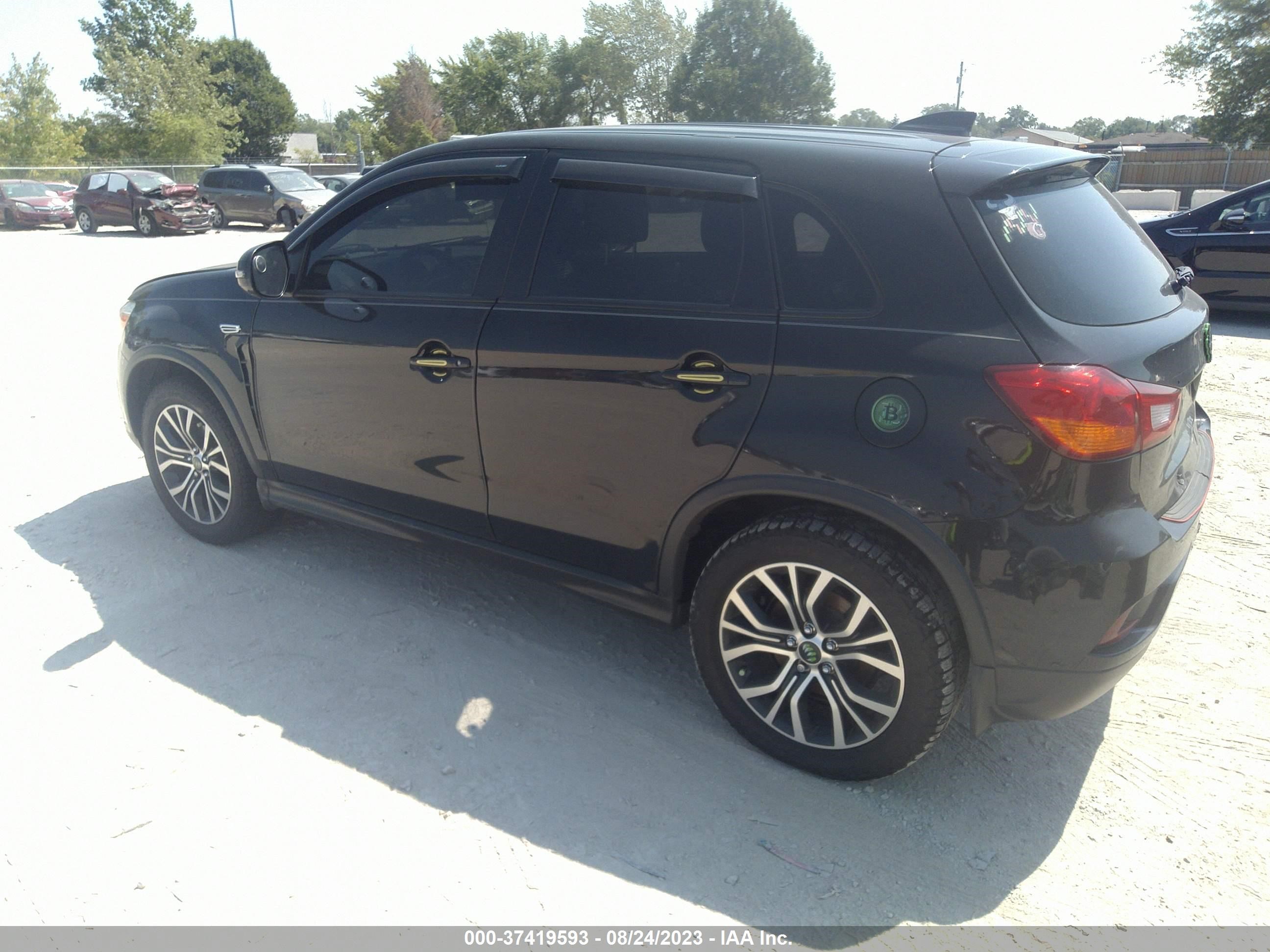 Photo 2 VIN: JA4AP3AU4KU026920 - MITSUBISHI OUTLANDER 