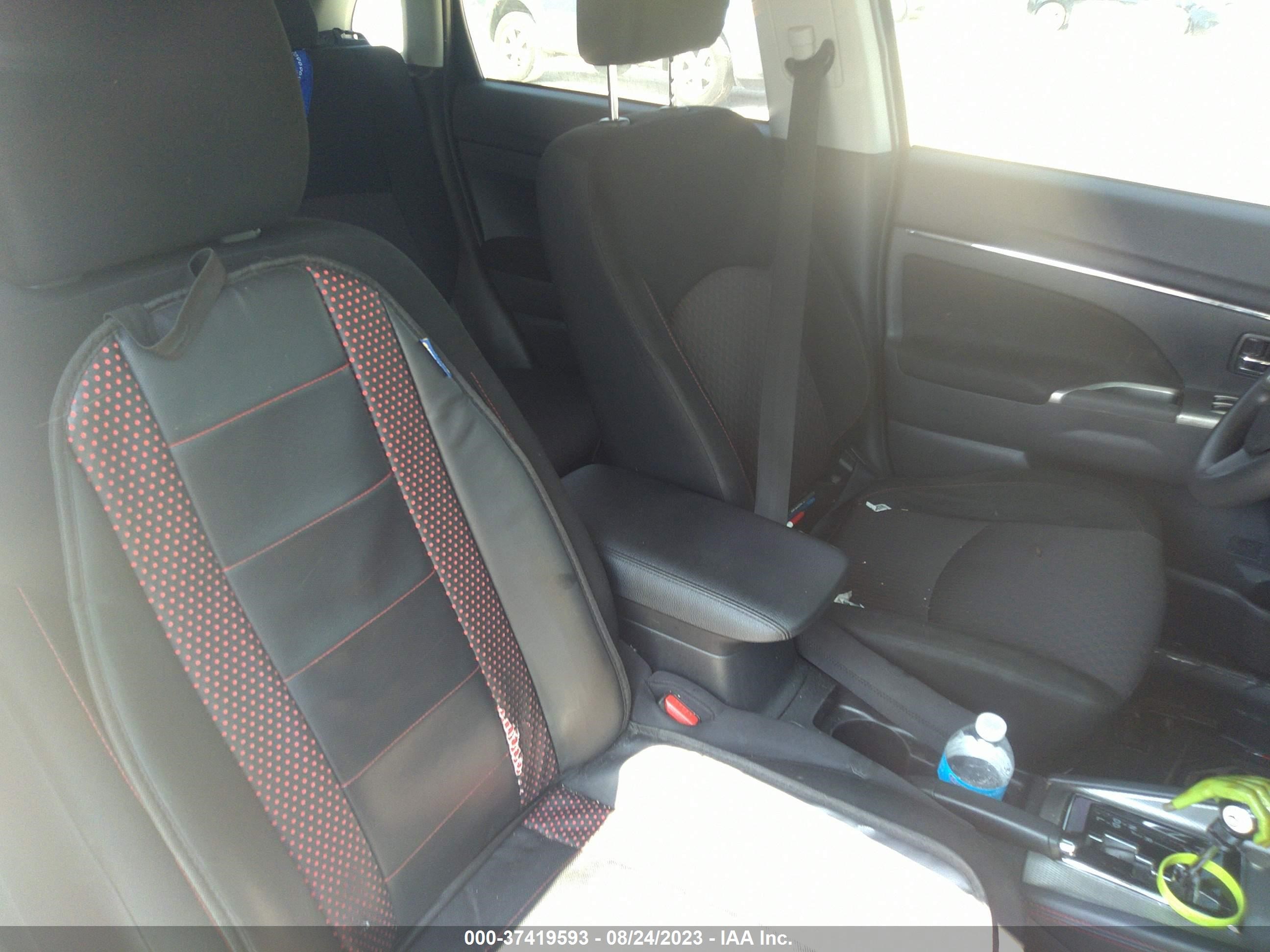 Photo 4 VIN: JA4AP3AU4KU026920 - MITSUBISHI OUTLANDER 