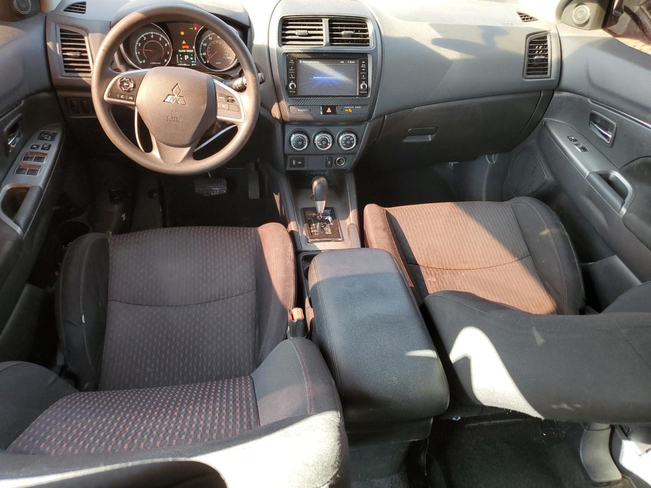 Photo 7 VIN: JA4AP3AU4KU032779 - MITSUBISHI OUTLANDER 