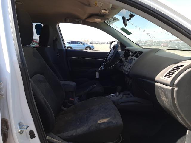 Photo 4 VIN: JA4AP3AU5GZ032056 - MITSUBISHI OUTLANDER 