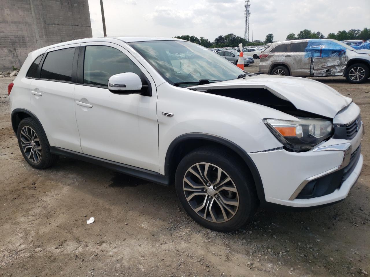 Photo 3 VIN: JA4AP3AU5GZ035037 - MITSUBISHI OUTLANDER 