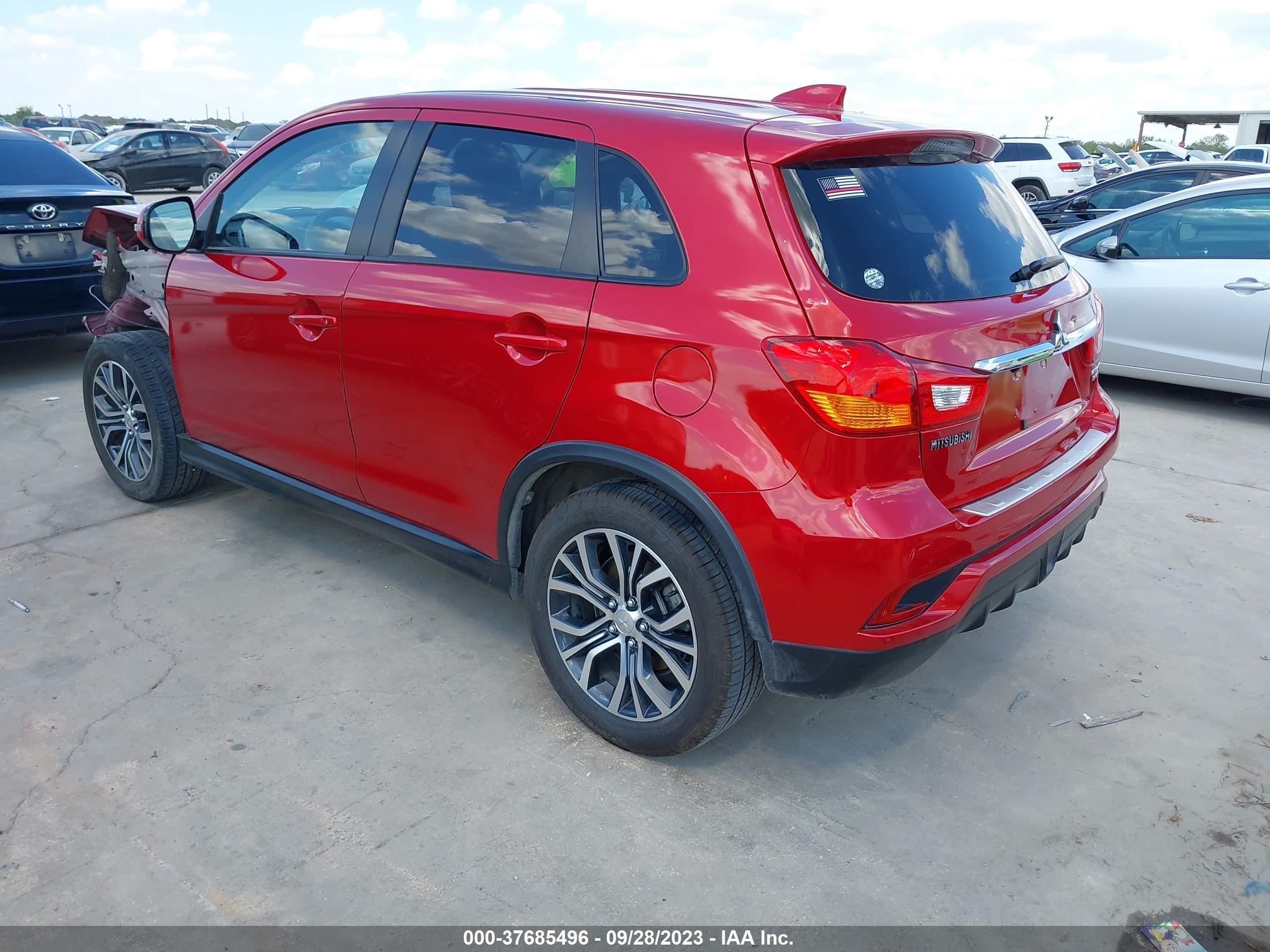 Photo 2 VIN: JA4AP3AU5KU019491 - MITSUBISHI OUTLANDER 