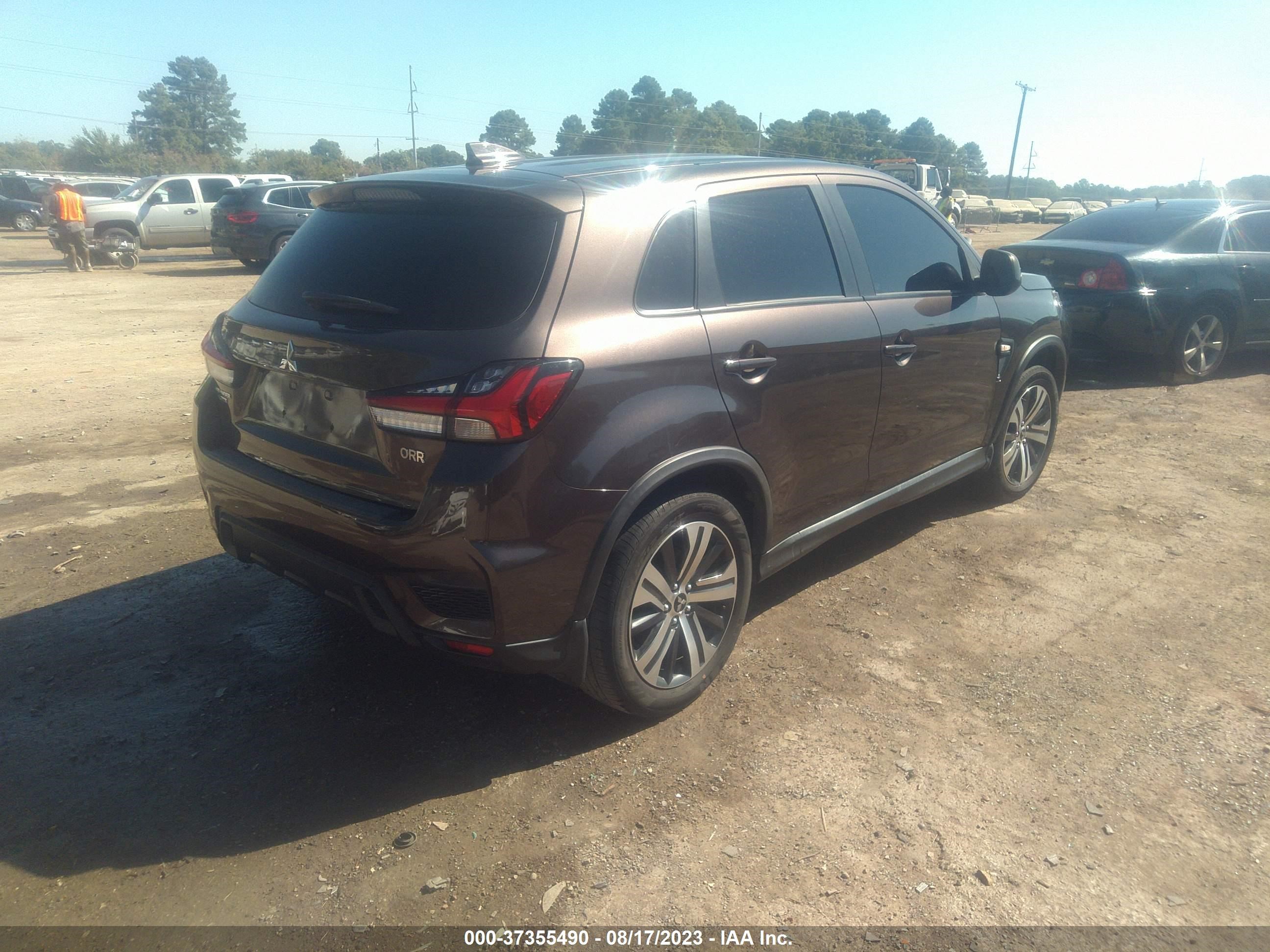 Photo 3 VIN: JA4AP3AU5LU017712 - MITSUBISHI OUTLANDER 