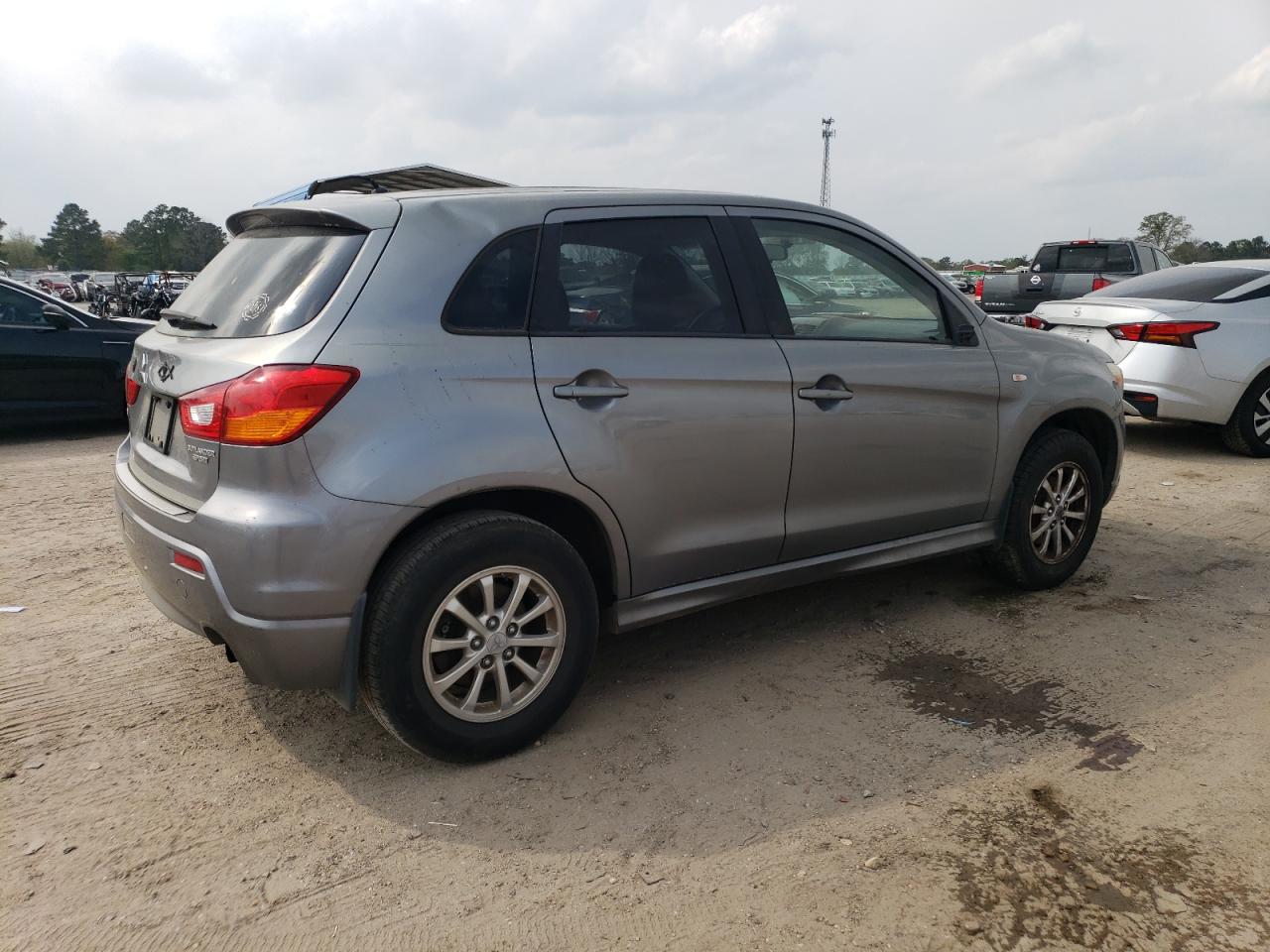 Photo 2 VIN: JA4AP3AU6BZ014562 - MITSUBISHI OUTLANDER 