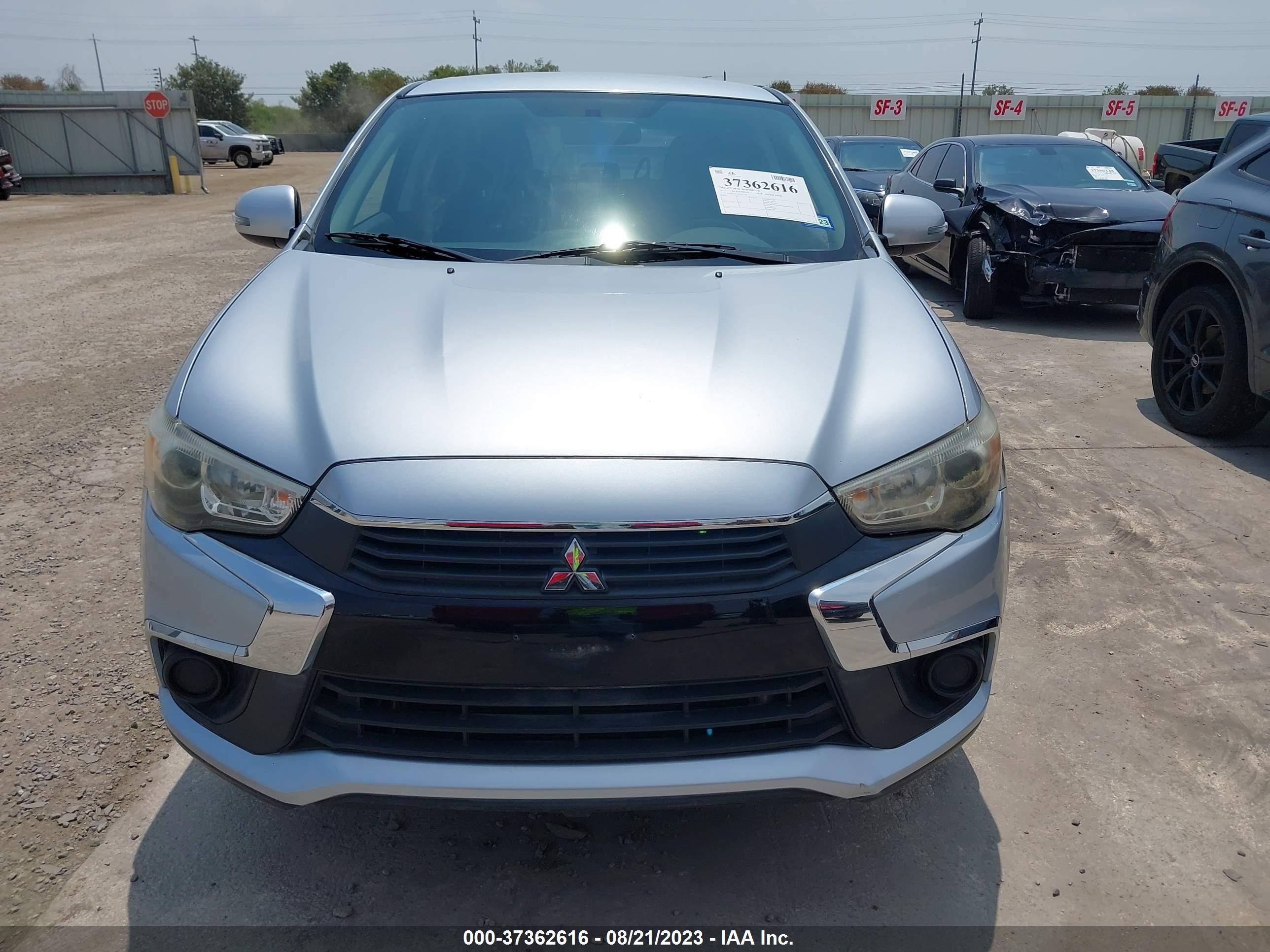 Photo 11 VIN: JA4AP3AU6HZ013307 - MITSUBISHI OUTLANDER 