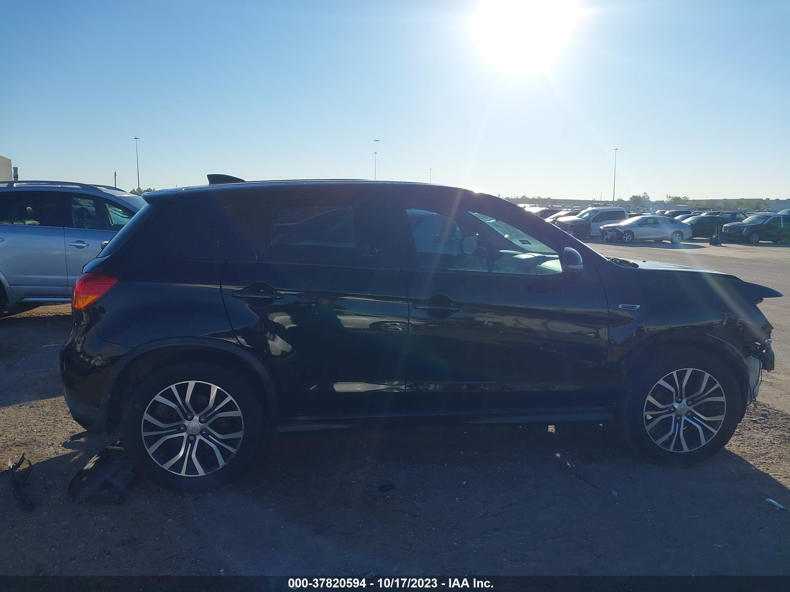 Photo 13 VIN: JA4AP3AU6HZ047389 - MITSUBISHI OUTLANDER 