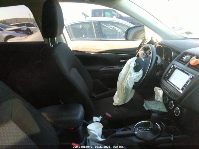 Photo 4 VIN: JA4AP3AU6HZ069070 - MITSUBISHI OUTLANDER SPORT 