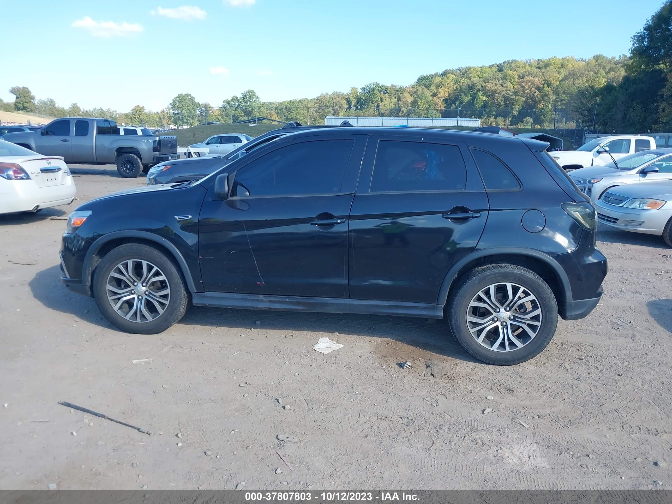 Photo 14 VIN: JA4AP3AU6JZ005777 - MITSUBISHI OUTLANDER 