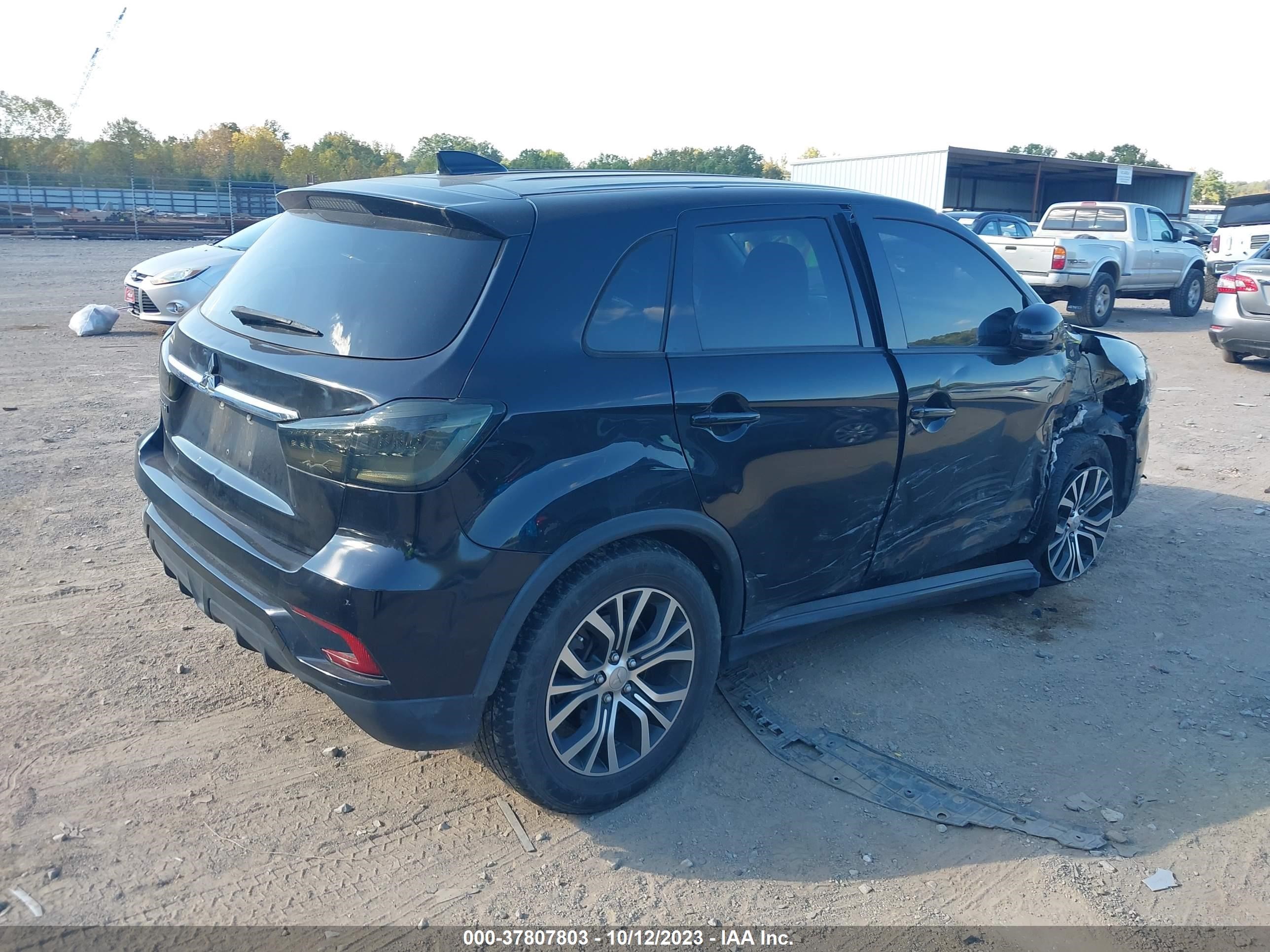 Photo 3 VIN: JA4AP3AU6JZ005777 - MITSUBISHI OUTLANDER 