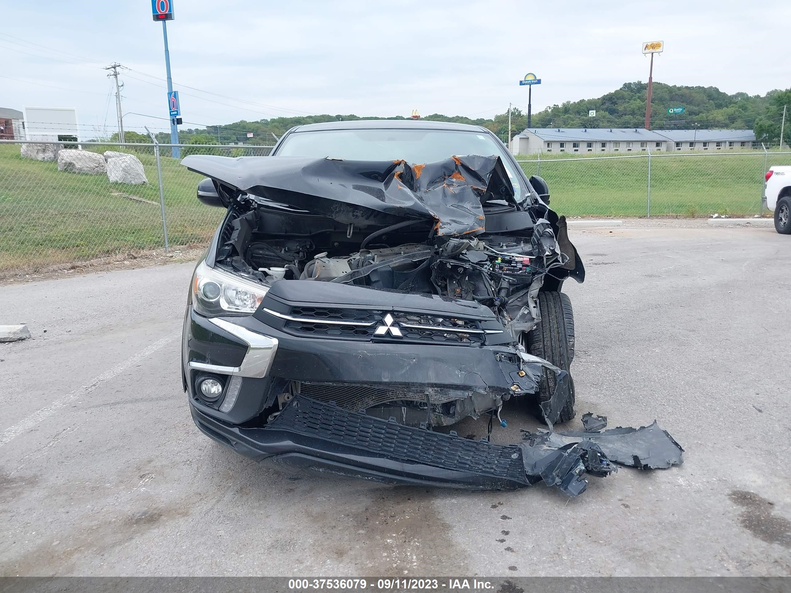 Photo 10 VIN: JA4AP3AU7KU024935 - MITSUBISHI OUTLANDER 