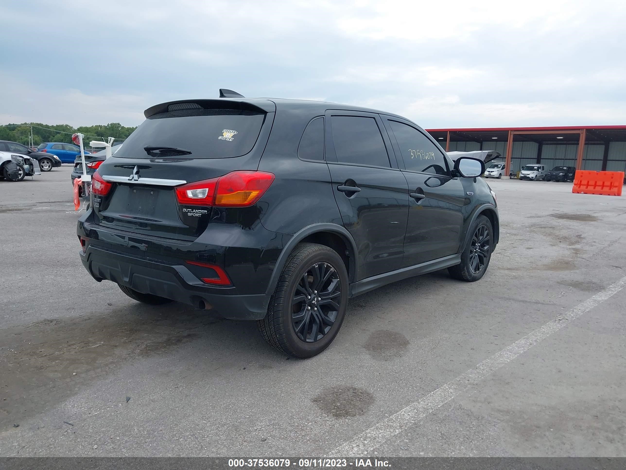 Photo 3 VIN: JA4AP3AU7KU024935 - MITSUBISHI OUTLANDER 