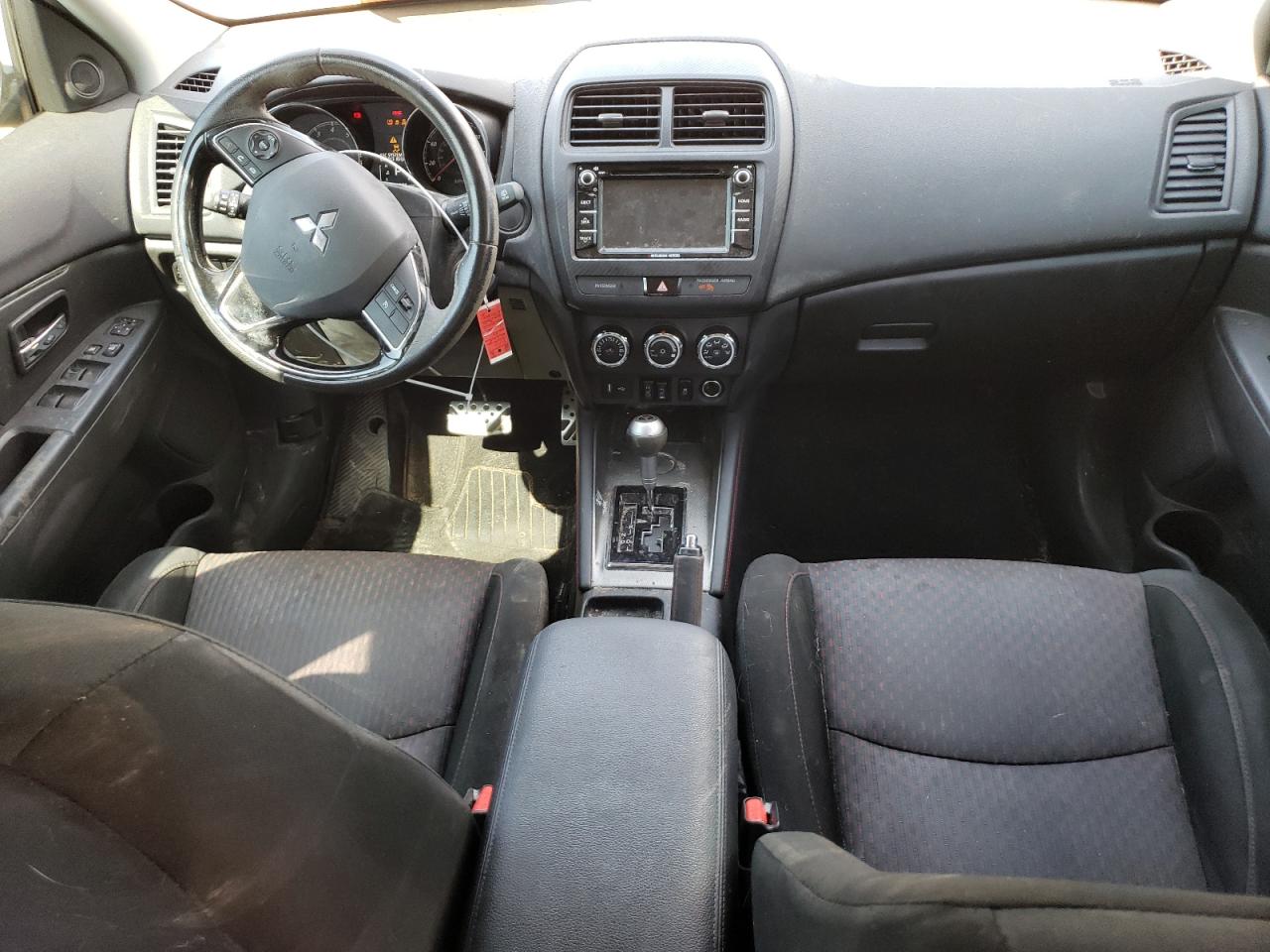 Photo 7 VIN: JA4AP3AU8JU014204 - MITSUBISHI OUTLANDER 