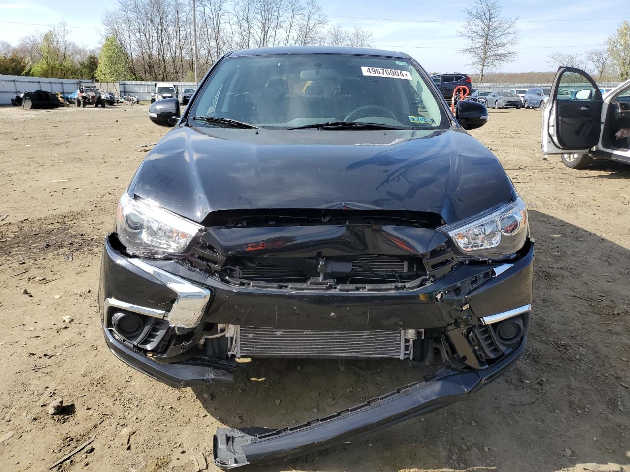 Photo 4 VIN: JA4AP3AU8JU023324 - MITSUBISHI OUTLANDER 