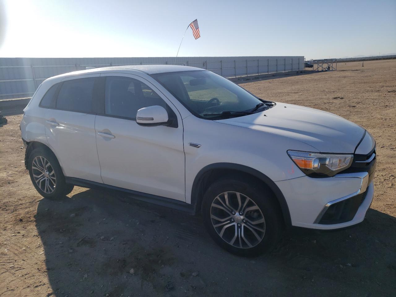 Photo 3 VIN: JA4AP3AU8JU024344 - MITSUBISHI OUTLANDER 