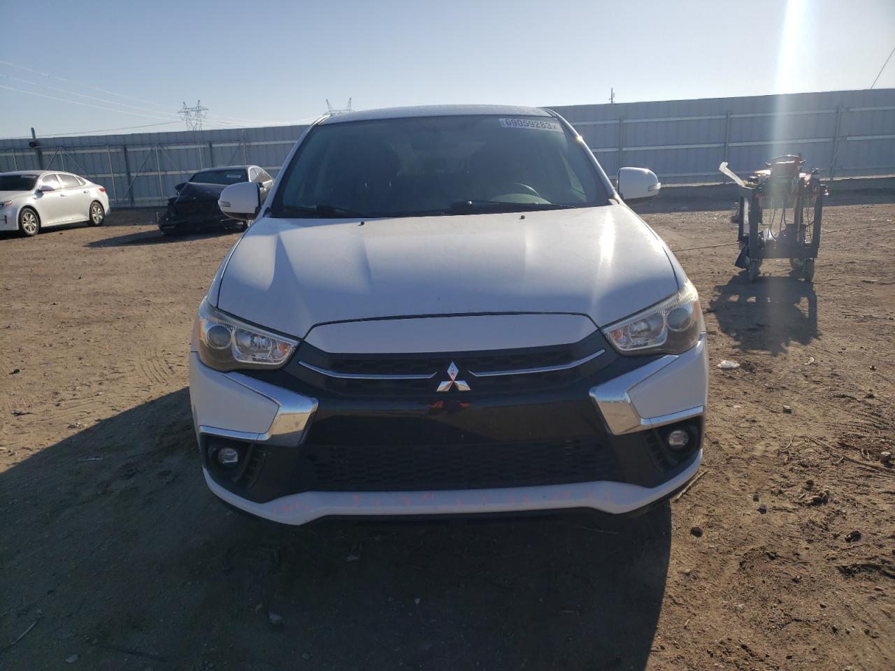 Photo 4 VIN: JA4AP3AU8JU024344 - MITSUBISHI OUTLANDER 