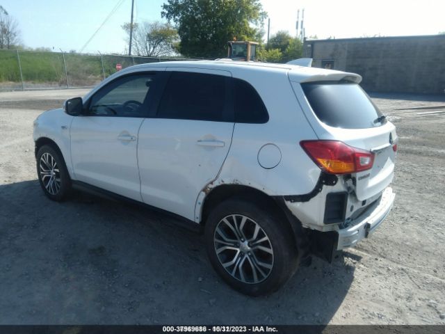 Photo 2 VIN: JA4AP3AU8JZ004937 - MITSUBISHI OUTLANDER 