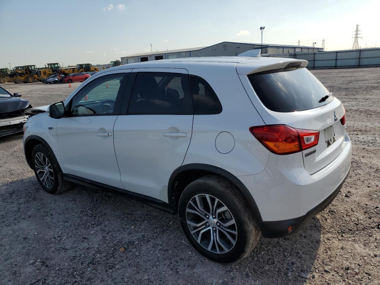 Photo 1 VIN: JA4AP3AU9HZ044289 - MITSUBISHI OUTLANDER 