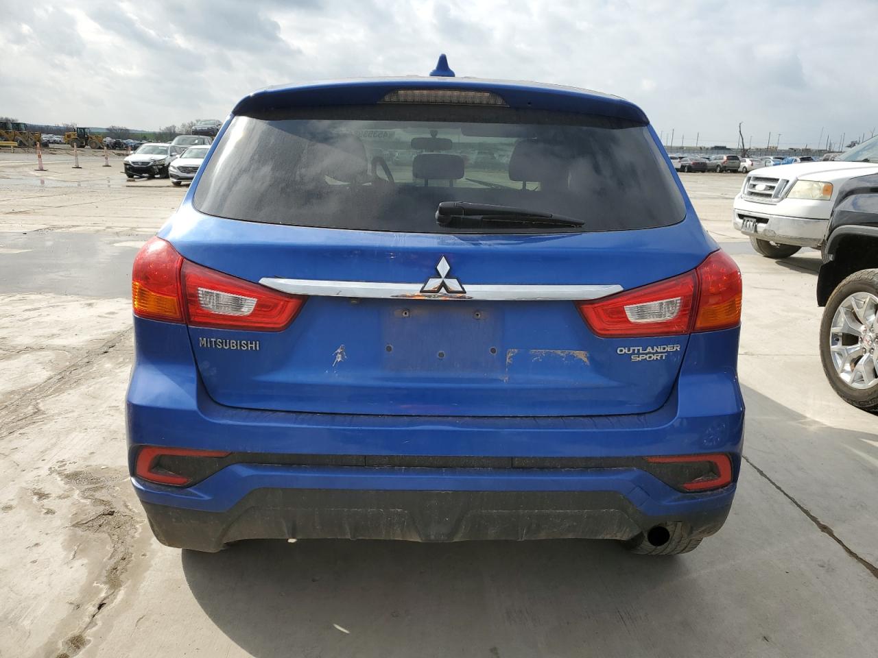 Photo 5 VIN: JA4AP3AU9JU021579 - MITSUBISHI OUTLANDER 