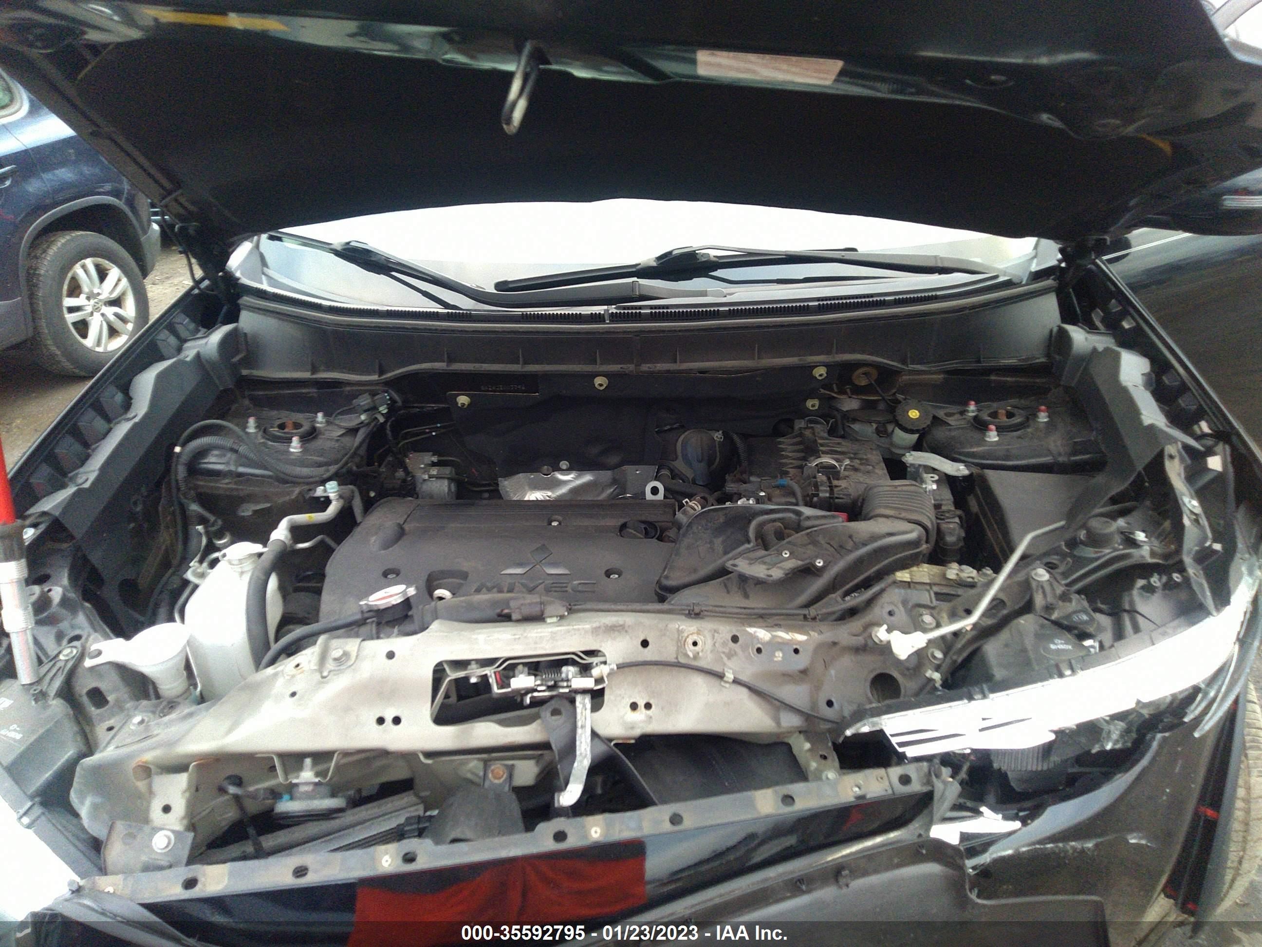 Photo 9 VIN: JA4AP3AU9JZ007796 - MITSUBISHI OUTLANDER 