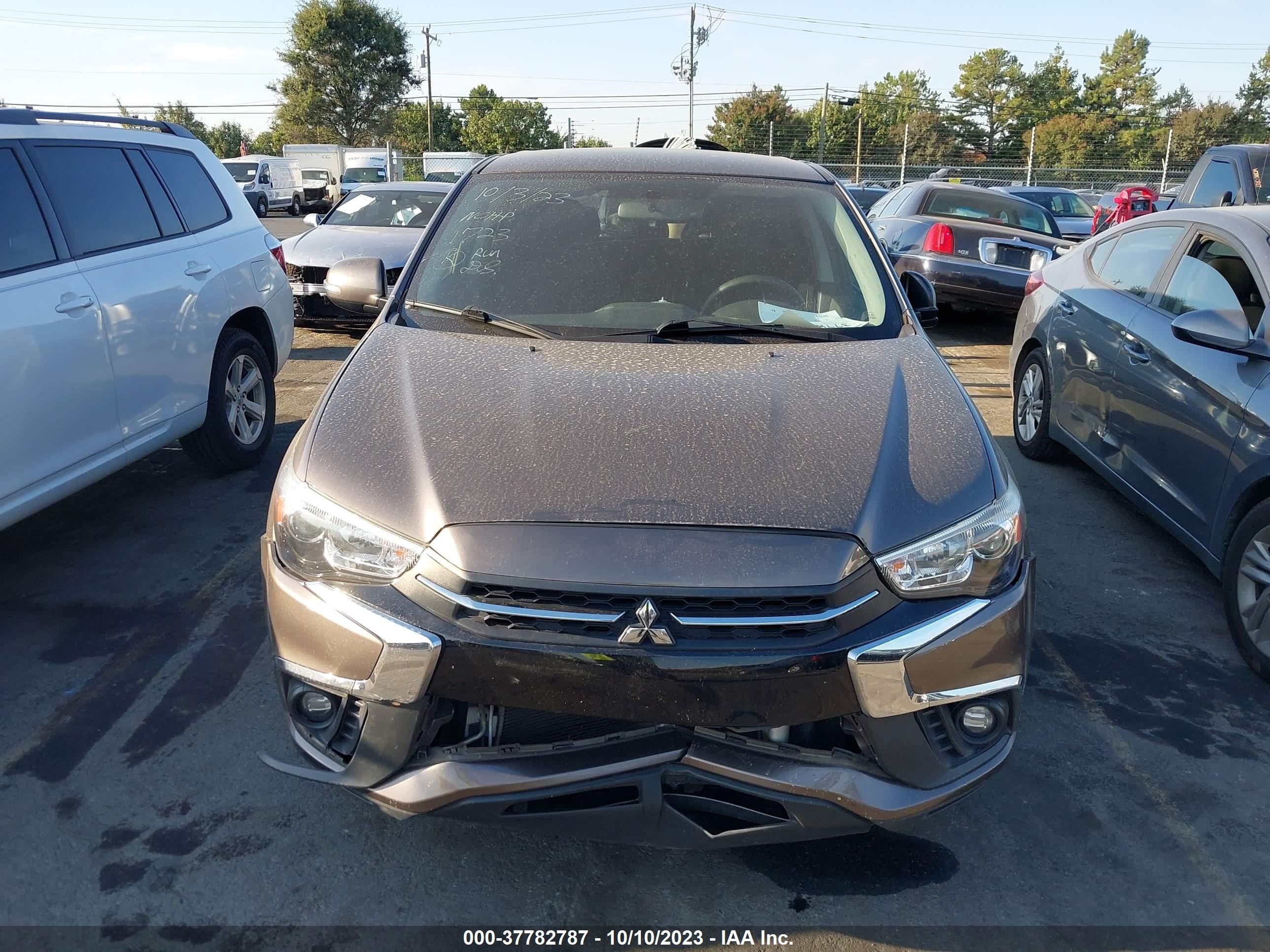 Photo 11 VIN: JA4AP3AU9KU001723 - MITSUBISHI OUTLANDER 