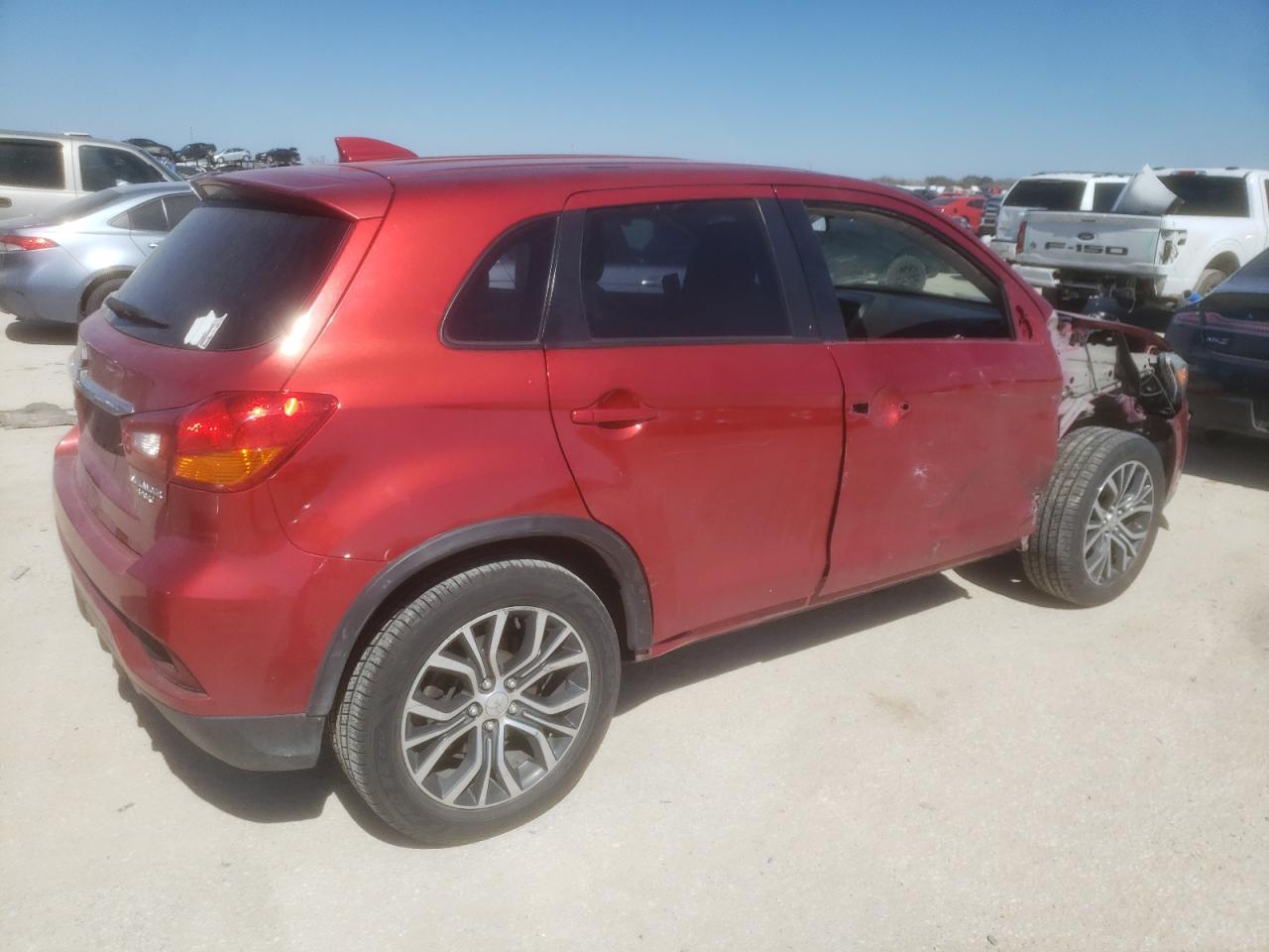 Photo 2 VIN: JA4AP3AU9KU012494 - MITSUBISHI OUTLANDER 