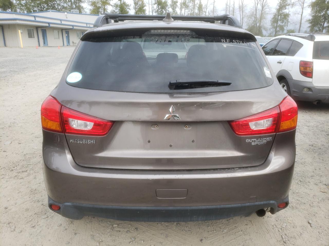 Photo 5 VIN: JA4AP3AUXHZ048142 - MITSUBISHI OUTLANDER 