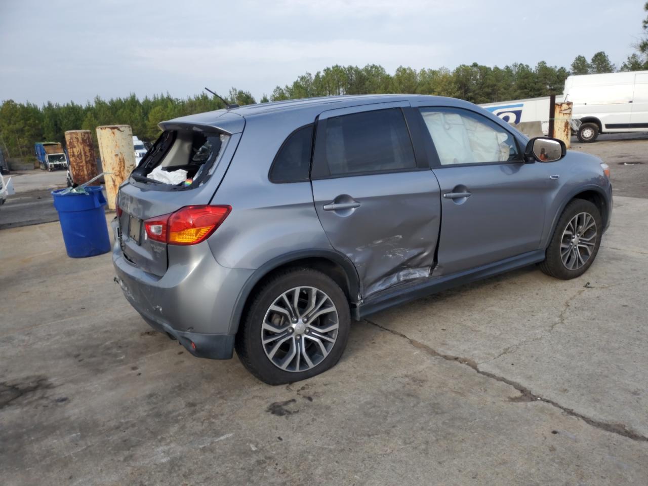 Photo 2 VIN: JA4AP3AW0GZ046108 - MITSUBISHI OUTLANDER 