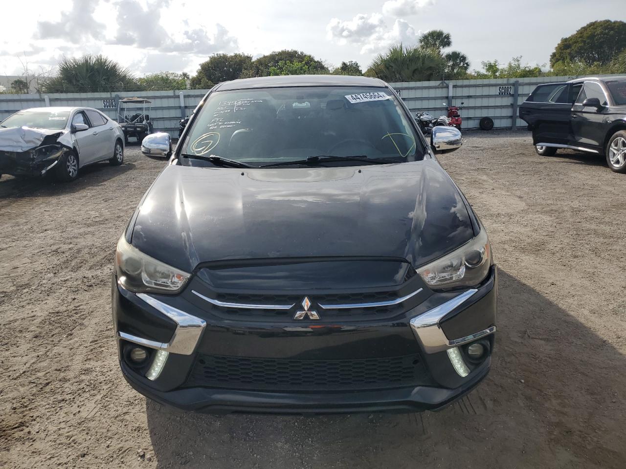 Photo 4 VIN: JA4AP3AW0JZ012192 - MITSUBISHI OUTLANDER 