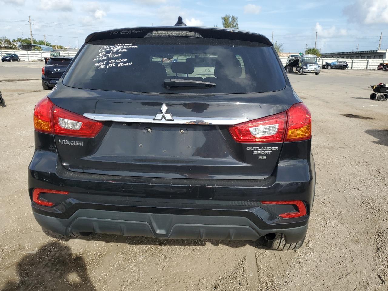 Photo 5 VIN: JA4AP3AW0JZ012192 - MITSUBISHI OUTLANDER 