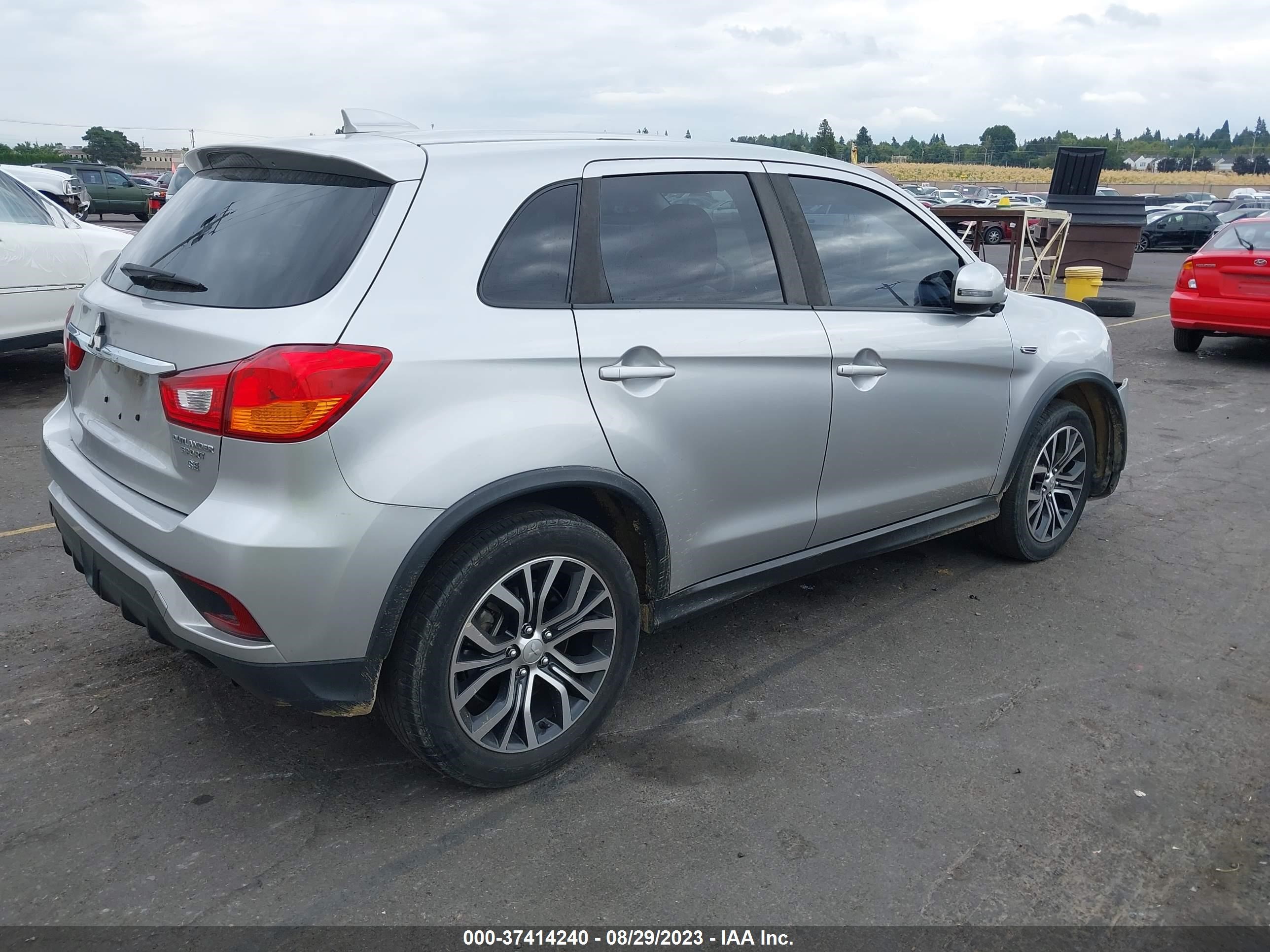 Photo 3 VIN: JA4AP3AW3JZ036003 - MITSUBISHI OUTLANDER SPORT 