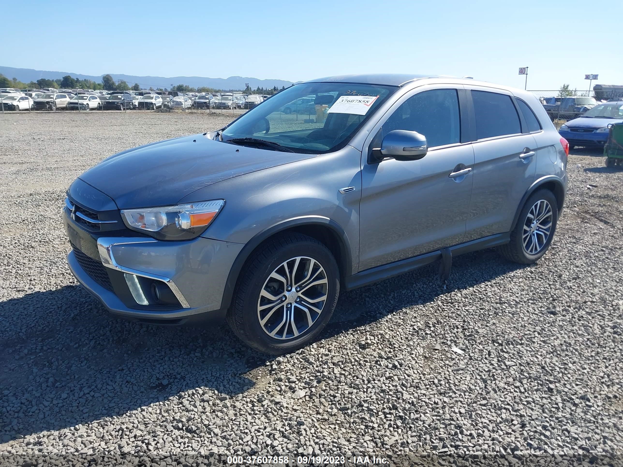 Photo 1 VIN: JA4AP3AW9JU014939 - MITSUBISHI OUTLANDER 