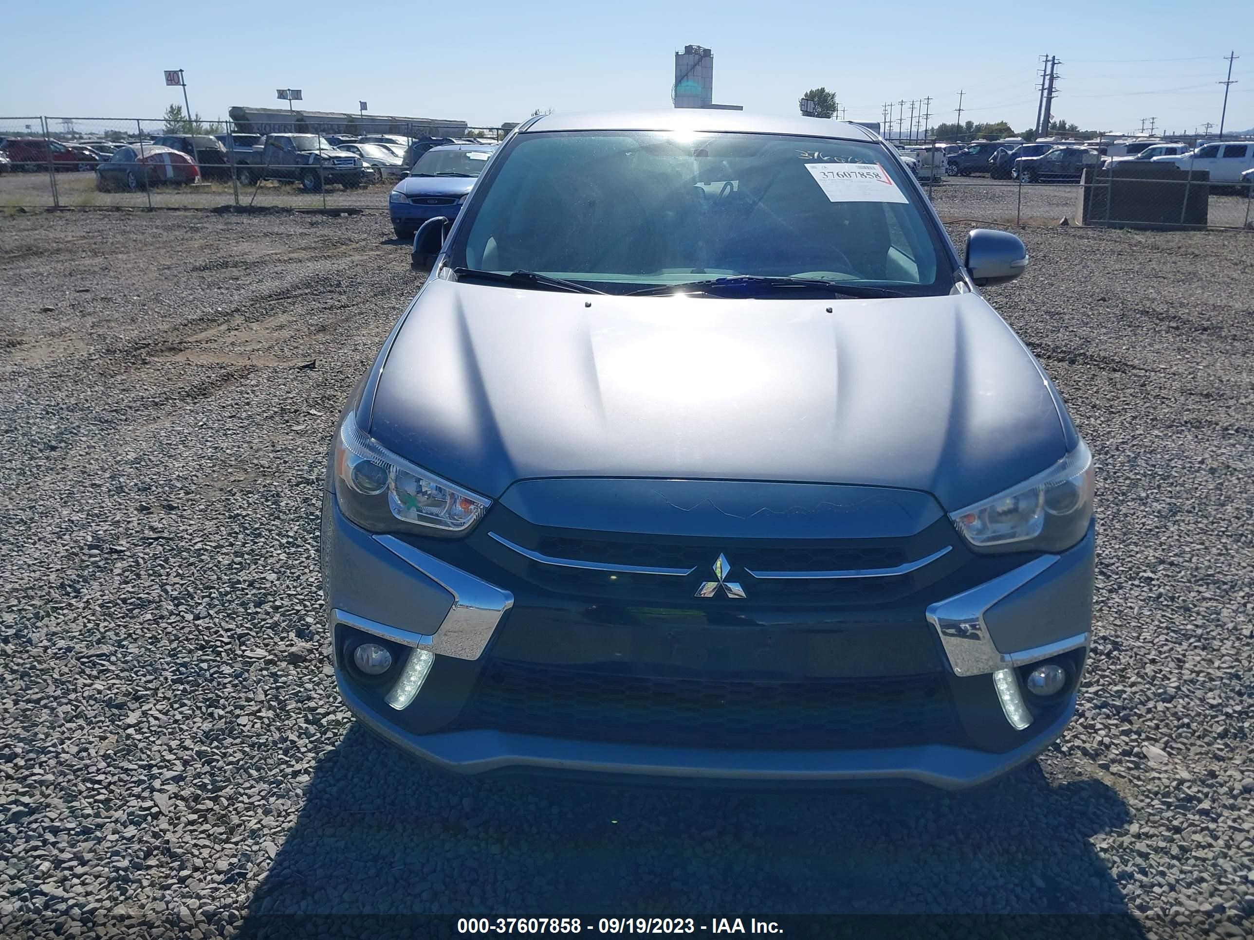 Photo 11 VIN: JA4AP3AW9JU014939 - MITSUBISHI OUTLANDER 