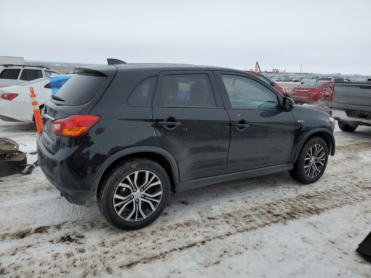 Photo 2 VIN: JA4AP3AWXHZ047672 - MITSUBISHI OUTLANDER 